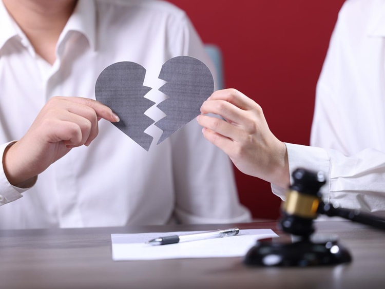 冠领律师以温情调解助委托人如愿离婚，并争取到孩子的抚养权