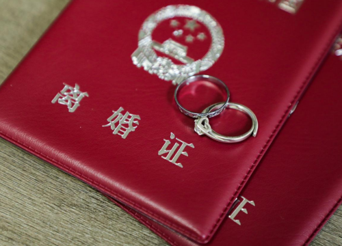 离婚调解成功，冠领律师为女方争取到70%房产份额与抚养权-2